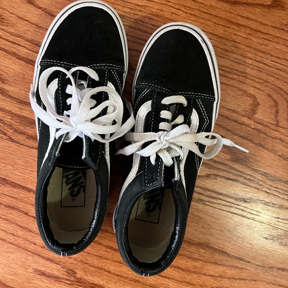 Vans Shoes - Vans -off the wall vans size 6